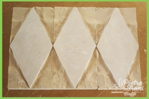 Scoppato in Pietra di Trani Rombo cm. 15x30x2