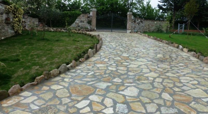 Pavimenti in pietra naturale